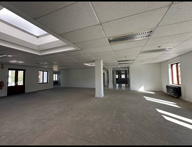 1,315M² OFFICE TO LET IN SANDTON CENTRAL
